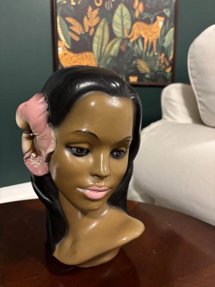 Vintage Hawaiian Lady Bust - photo 2