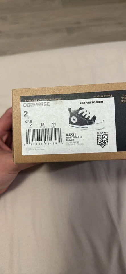Converse Baby Shoes Size 2 - photo 2