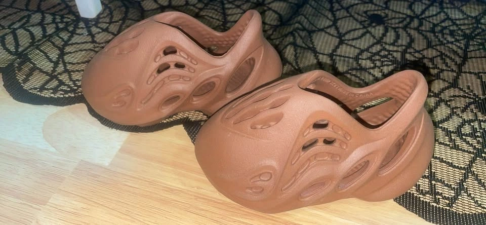 Yeezy foams baby - photo 2