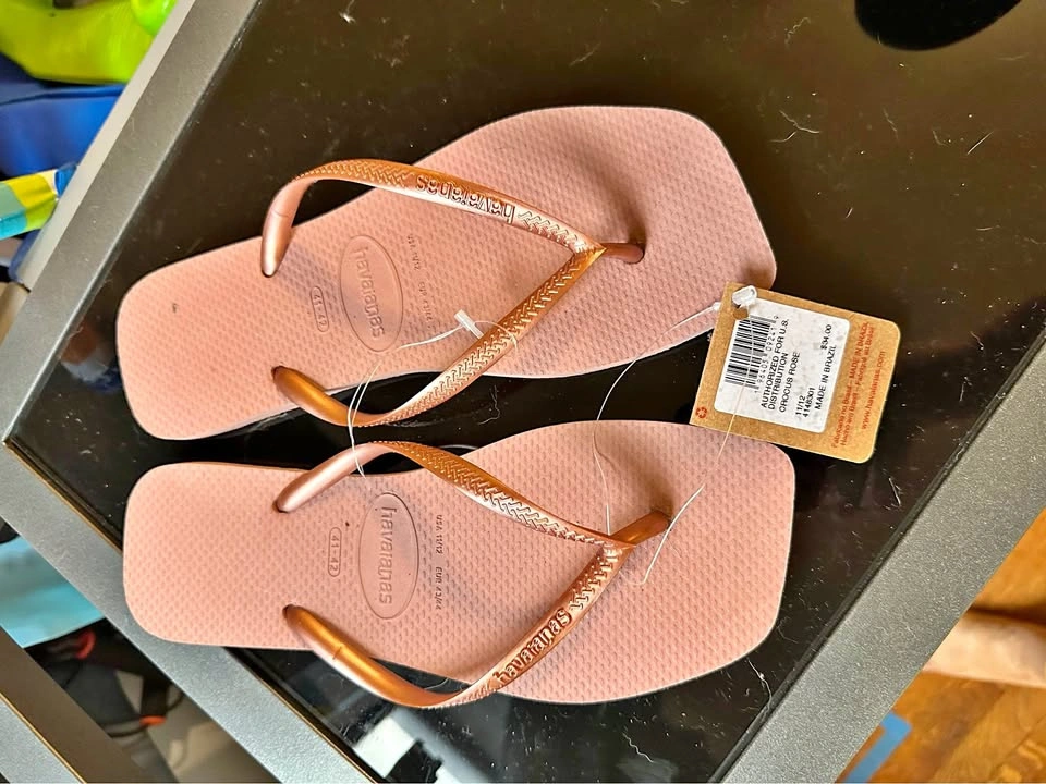 Women's Havianas Flip Flops - Size 10