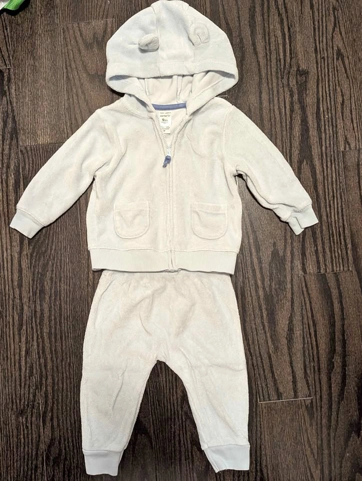 Carter’s Baby dog Hoodie & Pants Set • Size 9M
