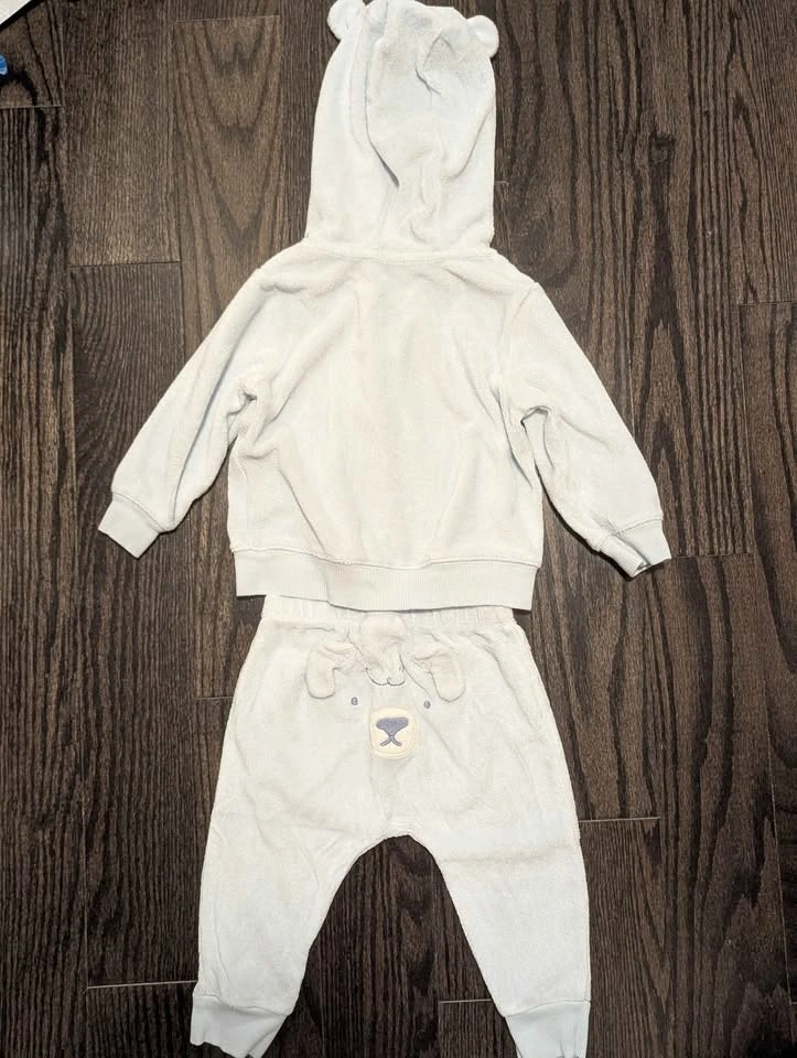 Carter’s Baby dog Hoodie & Pants Set • Size 9M - photo 2