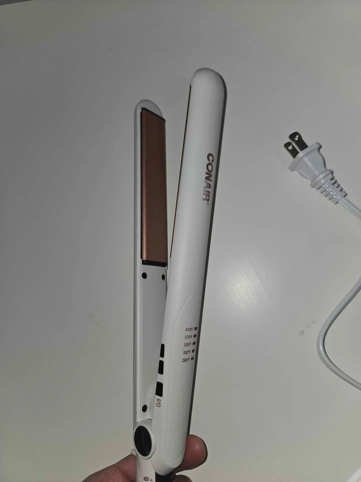 Conair Hair Straightener - photo 3