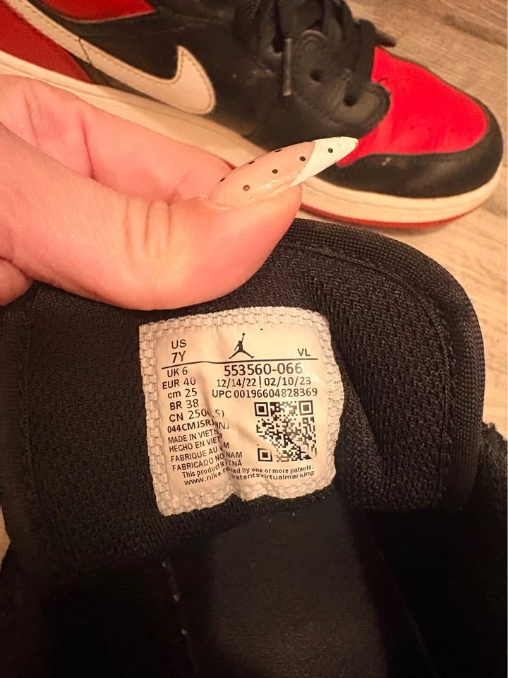 Nike Air Jordan 1 Low Black Red woman's 8.5 or Youth 7Y/8.5W - photo 3