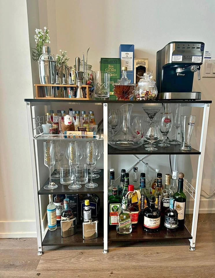 Coffee bar / kitchen storage