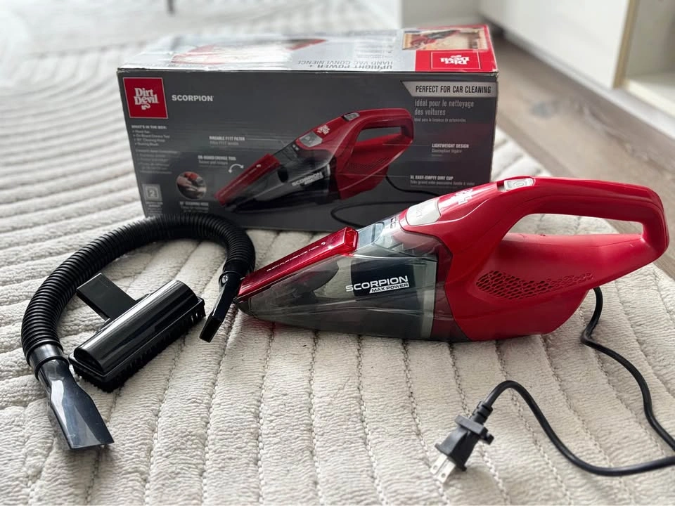 Red Dirt Devil Vacuum Cleaner – Great Condition - photo 4