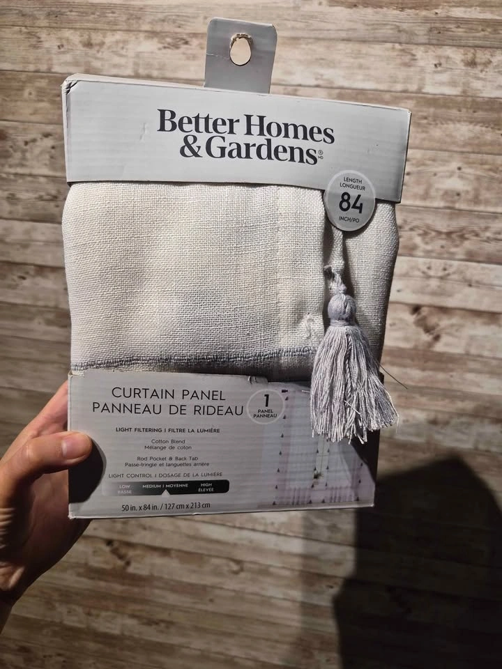 Brand New Curtain Light Filtering 50x84 inch Drape Panel - photo 2