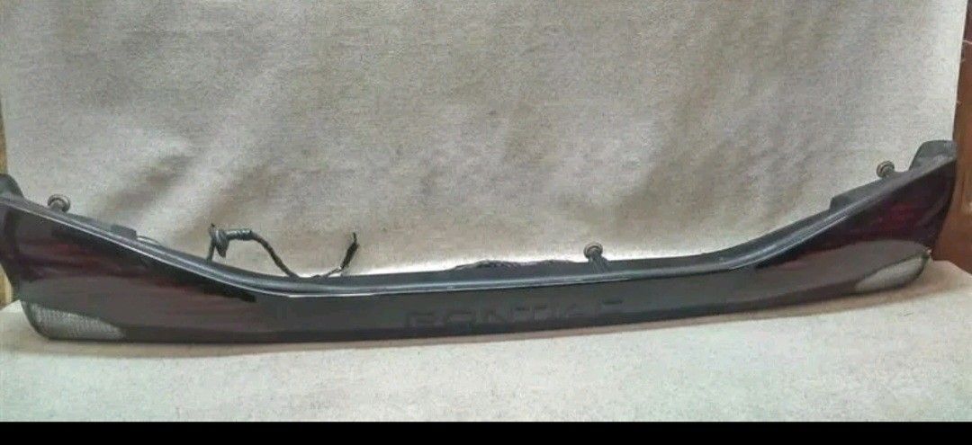 1996-1999 Pontiac Bonneville 3.8L Center Light