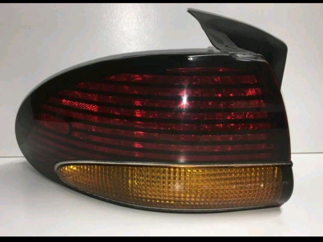 1996 Pontiac Bonneville 3.8L Tail Lights - photo 2