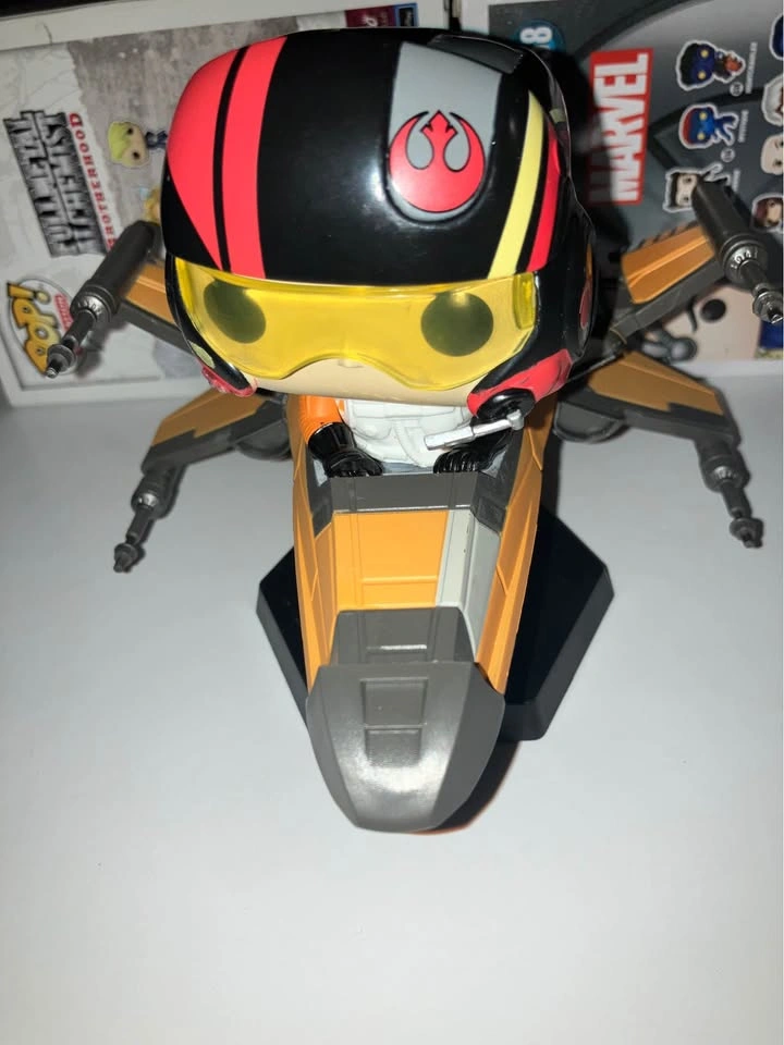 Funko Pop! Star Wars Smuggler's Bounty Poe Dameron 227 - photo 3