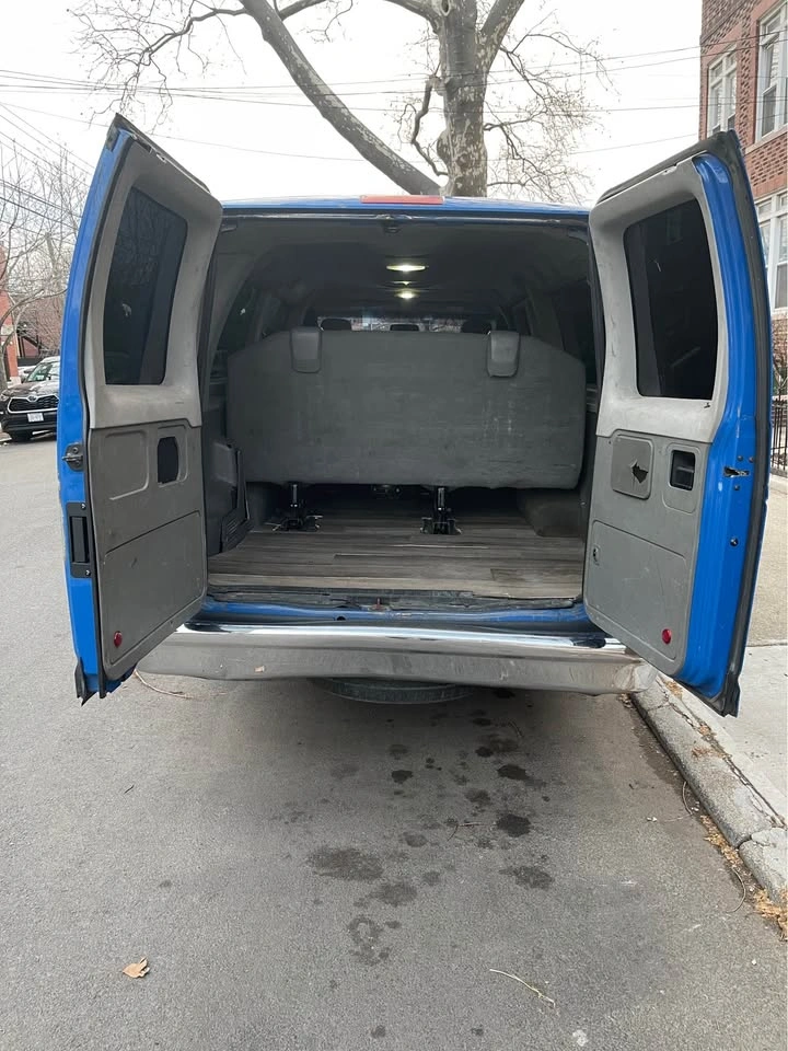 2012 Ford Econoline E350 Super Duty Passenger Extended Van - photo 5
