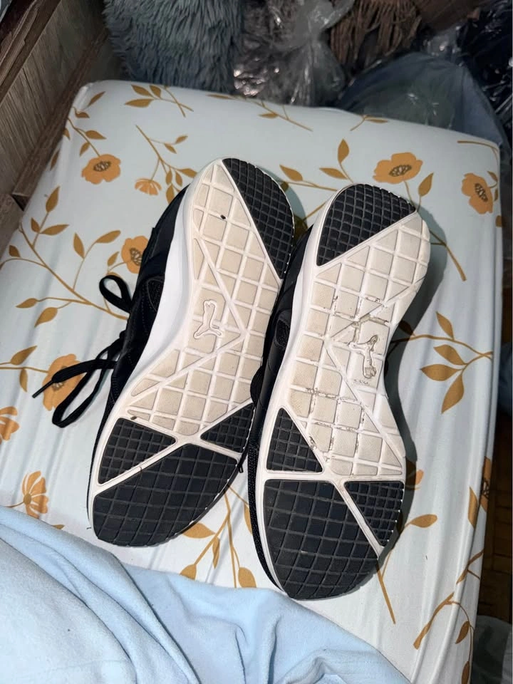 Puma shoes - Womens 8 - photo 3