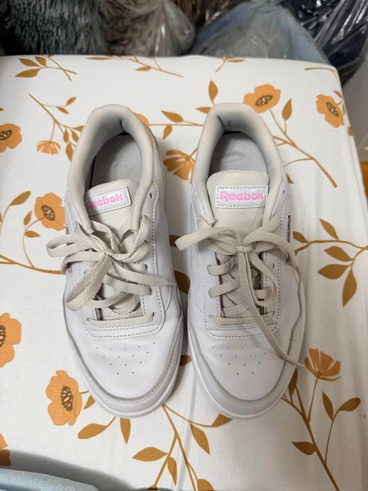 Reebok Shoes Size 7.5 - photo 5
