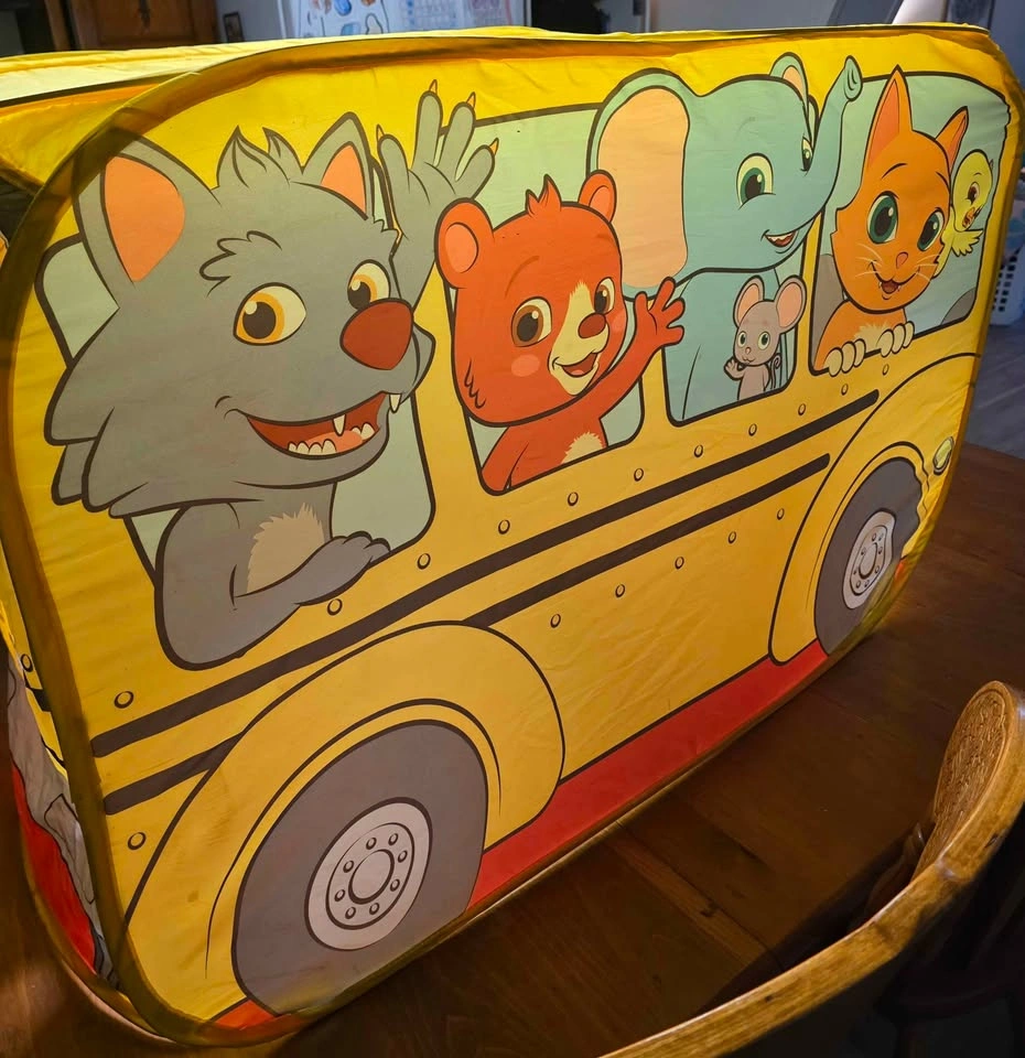 Cocomelon bus tent - photo 2