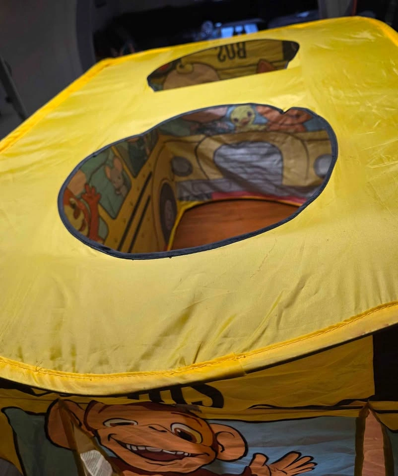 Cocomelon bus tent - photo 5