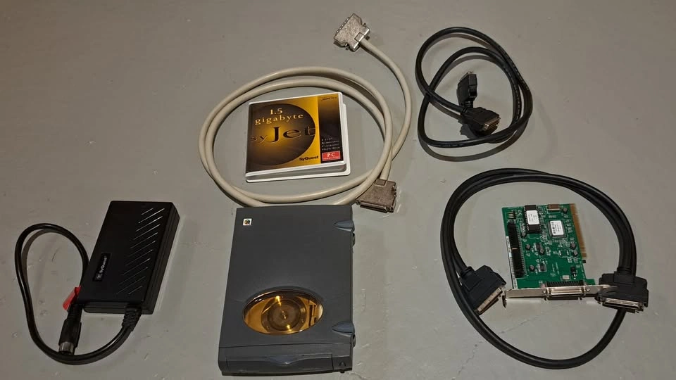 Vintage SyQuest Syjet 1.5Gb Drive kit - photo 3