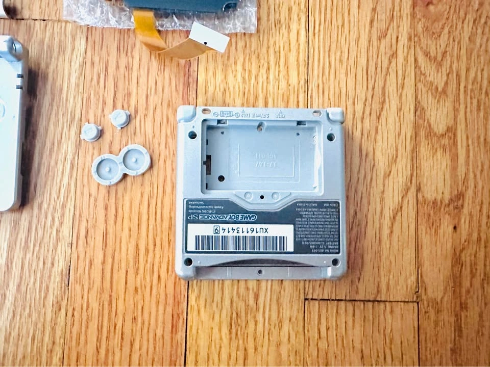 Nintendo Gameboy Advance SP - Authentic Shell w/ Original Screen - photo 4
