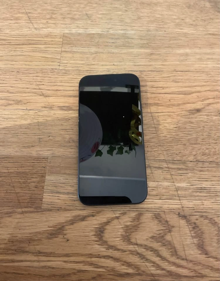 iPhone 15 128g - photo 2