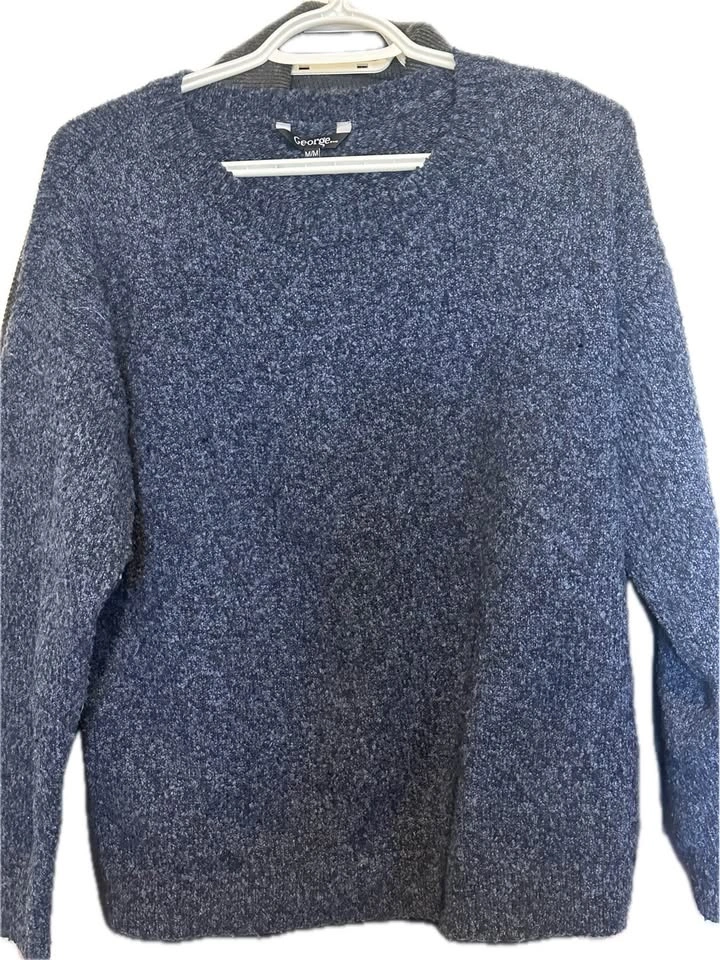 3 Women's Sweaters - $5 - photo 5