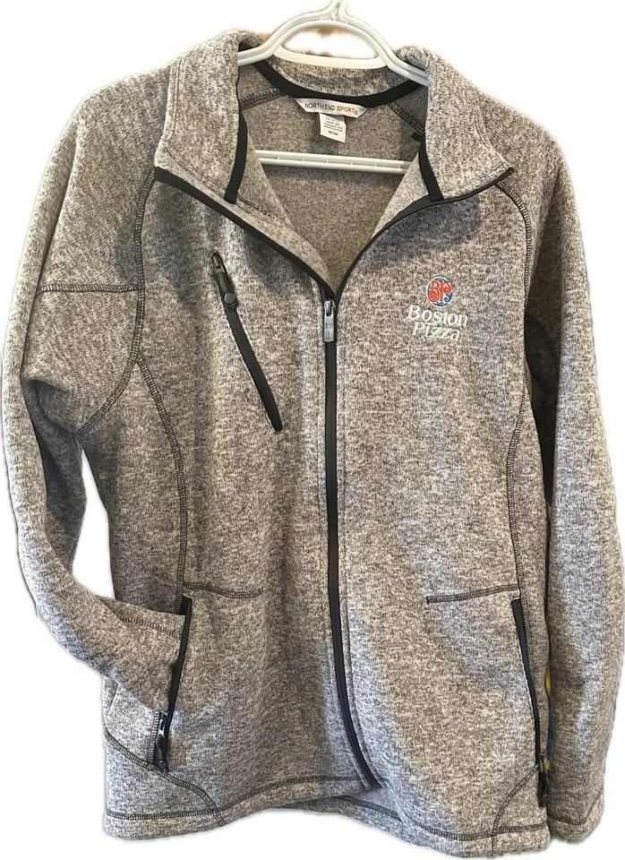 3 cozy pieces, including 2 cardigans and a full-zip fleece jacke - photo 2