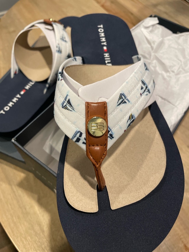 Tommy Hilfiger Flip Flops - photo 2