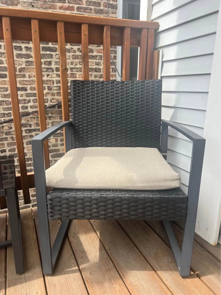 Outdoor Chairs & Side Table - photo 2