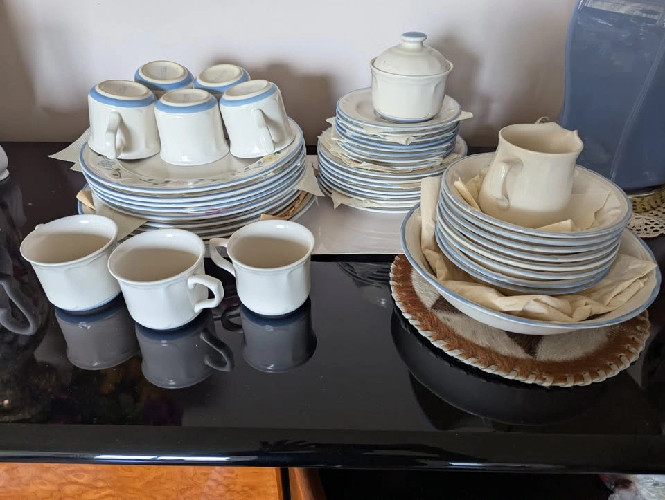 Dinnerware Set with sugar and creamer - photo 3