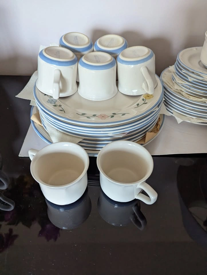 Dinnerware Set with sugar and creamer - photo 5