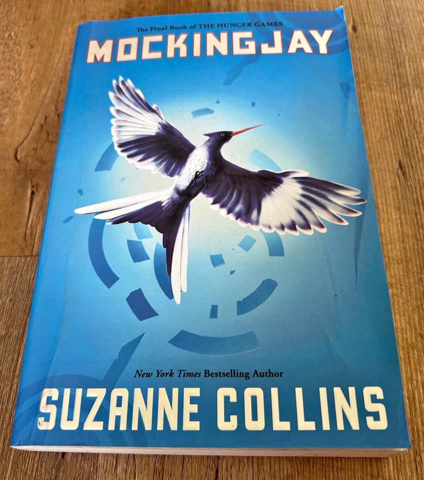 Mockingjay - Suzanne Collins