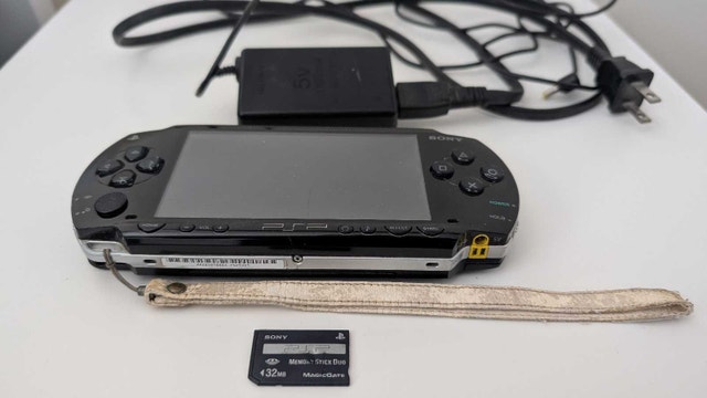 Sony PSP Console Bundle - photo 2