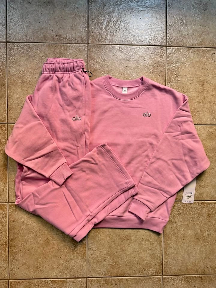 ALO Accolade Tracksuit Pink