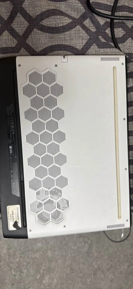 ALIENWARE Laptop m15 r3 - For Parts - photo 3