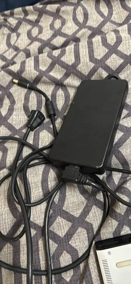ALIENWARE Laptop m15 r3 - For Parts - photo 4