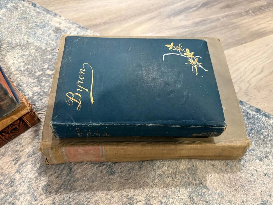 Antique and vintage books - photo 2