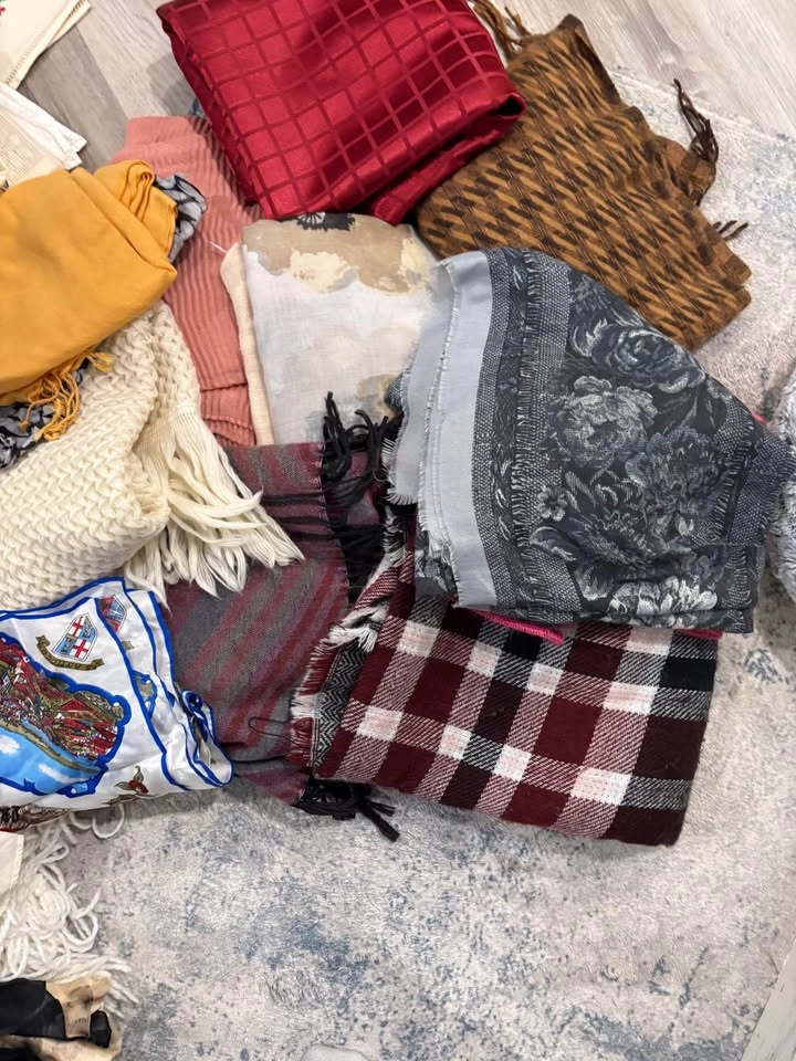 Vintage Doilies, Tablecloths, Scarves, Placemats, Napkins & More - photo 3