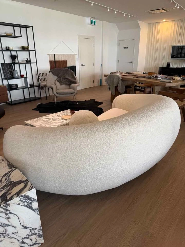 Designer Polar bear Sofa in excellent condition. - photo 3