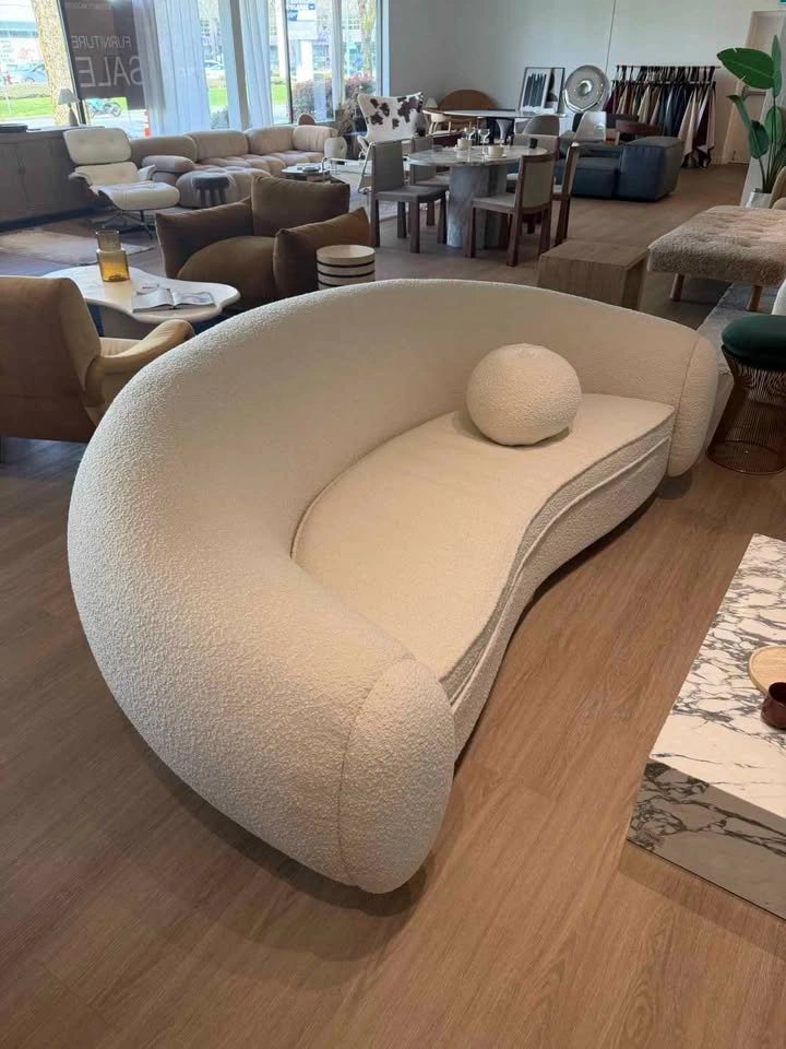 Designer Polar bear Sofa in excellent condition. - photo 4