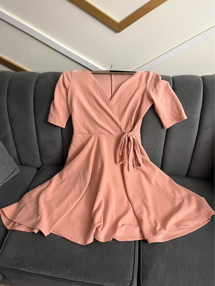 Dress- size small - photo 2