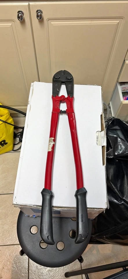 Benchmark 24 inch Bolt Cutter