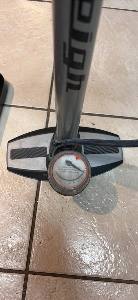 Raleigh Floor Pump with Gauge - photo 2