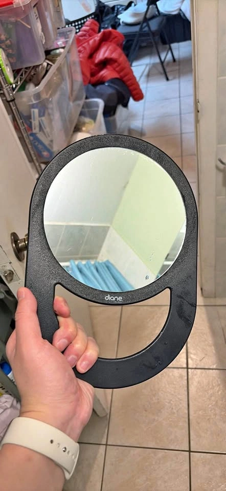 Diane handheld mirror