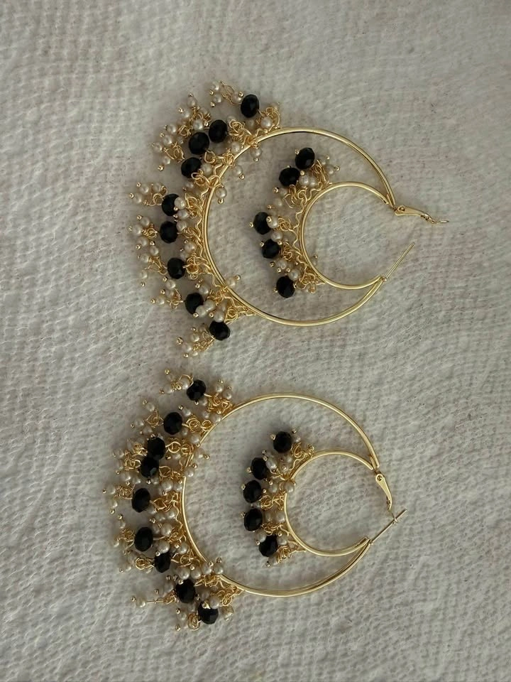 Cute beaded hoop earrings - photo 2