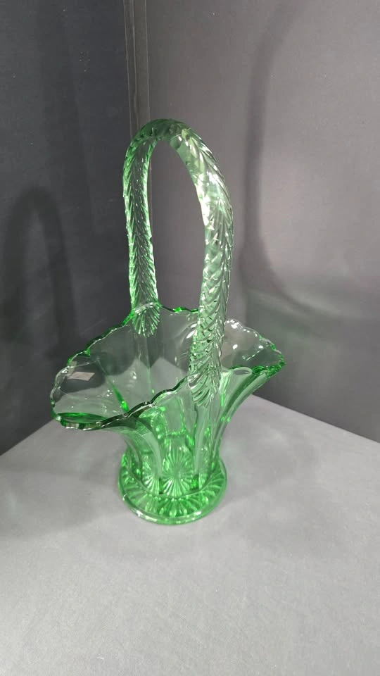 Emerald Green Pressed Glass Basket - photo 2