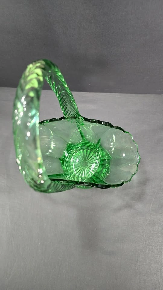 Emerald Green Pressed Glass Basket - photo 3