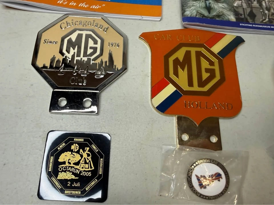 Vintage MG Chicagoland Badge Emblems 50 years - photo 4