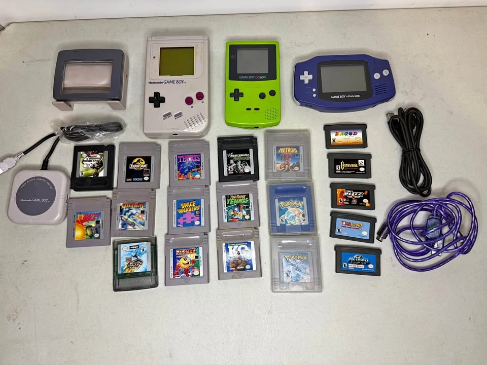 Giant Lot Nintendo GameBoy Units and Games