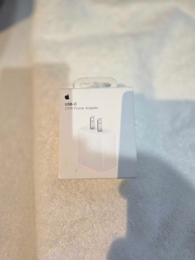 Apple 20W USB-C Power Adapter