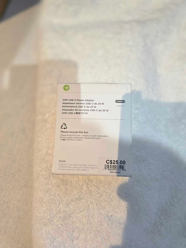 Apple 20W USB-C Power Adapter - photo 2