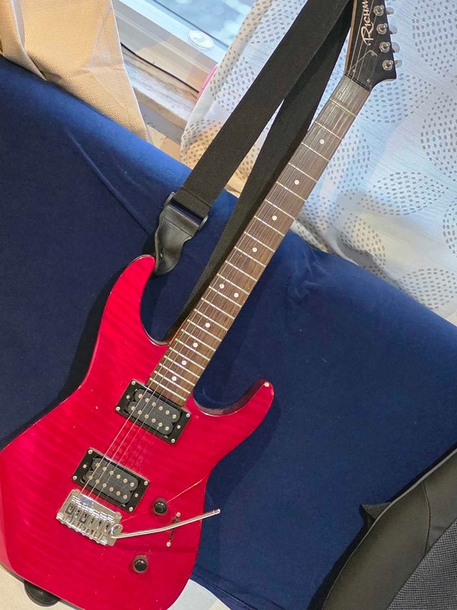 Electric Guitar (Rickenbacker style)
