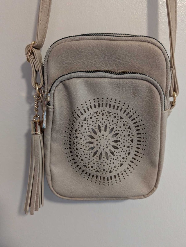Crossbody bag beige with 3 pockets NEW